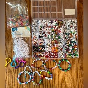 Taylor Swift Friendship Bracelet kit and bracelets